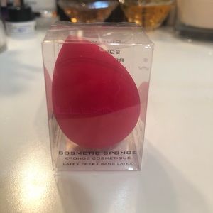 Illuminati cosmetic sponge